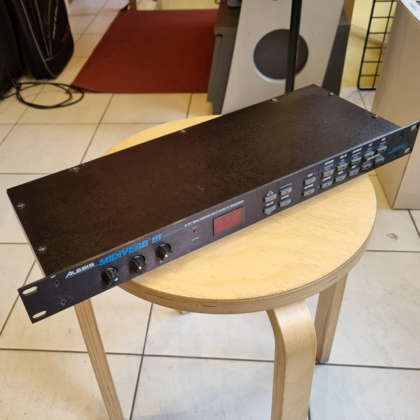 Alesis Midiverb III 16 Bites Szimulácios Multieffekt Processzor (Használt)