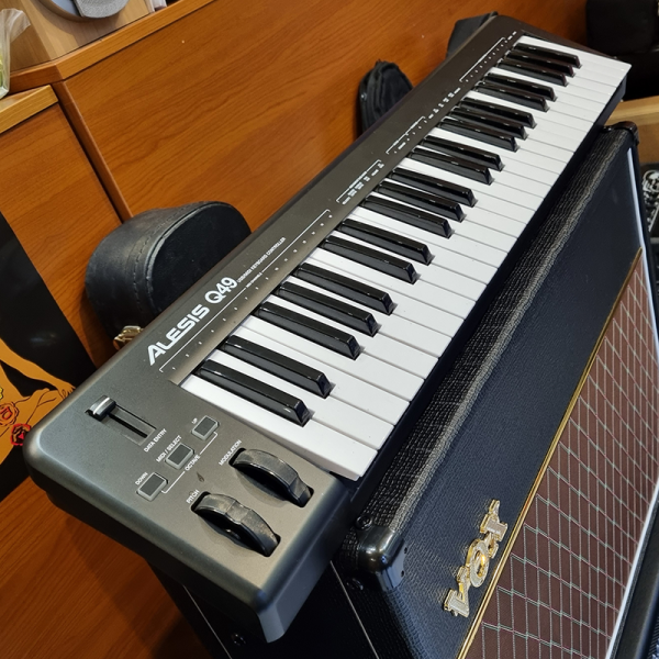 Alesis Q49 USB Midi billentyűzet / kontroller (Használt)