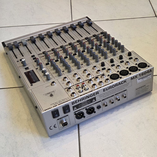 Behringer Eurorack 1604A Keverőpult (használt)