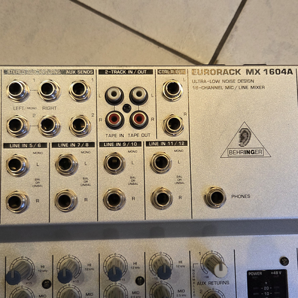 Behringer Eurorack 1604A Keverőpult (használt)