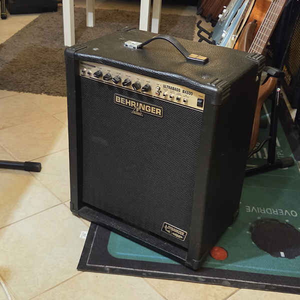 Behinger Ultrabass BX600 Basszusgitár Kombó (használt)