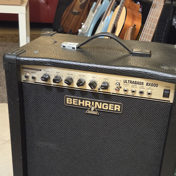 Behinger Ultrabass BX600 Basszusgitár Kombó (használt)