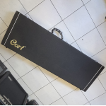 Cort CGC75 Basszusgitár Keménytok (használt) 