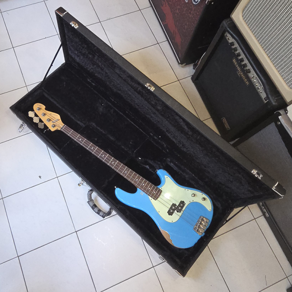 Cort CGC75 Basszusgitár Keménytok (használt) 