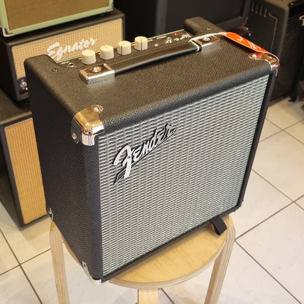 Fender Rumble 15 Basszusgitár Kombó (használt)