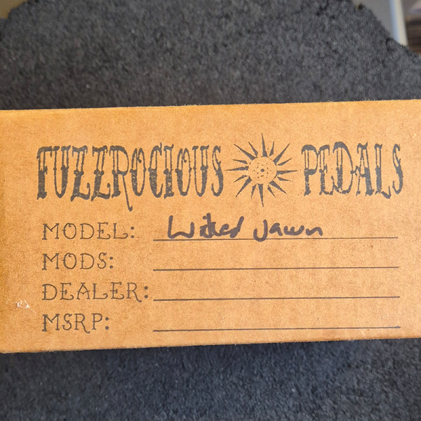 Fuzzrocious Wicked Jawn Oktáver és Torzító Effekt Pedál (használt) Fuzzrocious Wicked Jawn Oktáver és Torzító Effekt Pedál (használt)