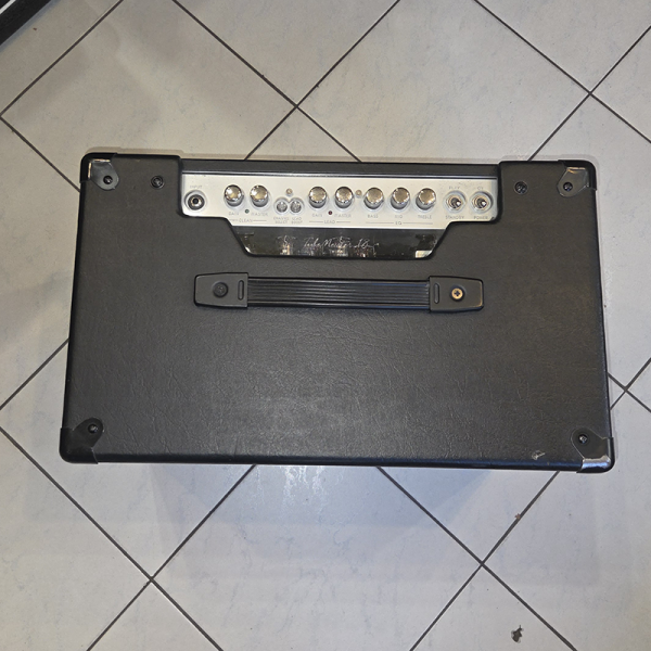 Hughes & Kettner Tubemeister 18  12" Csöves Gitárkombó (Használt)