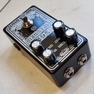 Idiotbox Effects Dungeon Master Torzító Pedál (használt) Idiotbox Effects Dungeon Master Torzító Pedál (használt)