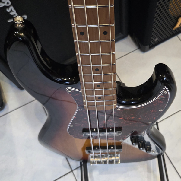 Jet JJB300SB Basszusgitár+ tok (Használt)