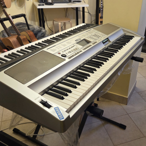 Yamaha DGX300 Szintetizátor (használt)