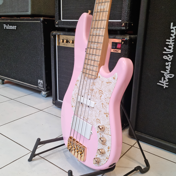 Sandberg California V-TM5 Ltd. Ida Nielsen Signature Basszusgitár Sandberg California V-TM5 Ltd. Ida Nielsen Signature Basszusgitár