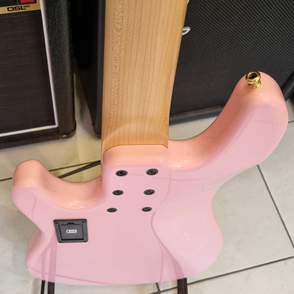 Sandberg California V-TM5 Ltd. Ida Nielsen Signature Basszusgitár Sandberg California V-TM5 Ltd. Ida Nielsen Signature Basszusgitár