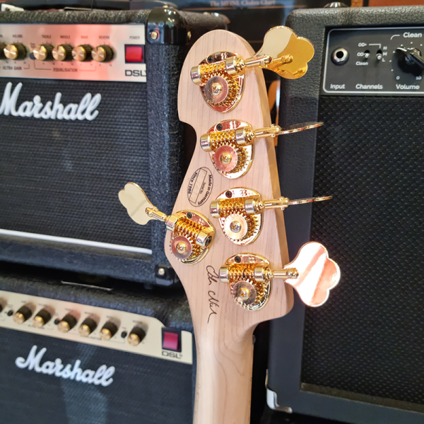 Sandberg California V-TM5 Ltd. Ida Nielsen Signature Basszusgitár Sandberg California V-TM5 Ltd. Ida Nielsen Signature Basszusgitár