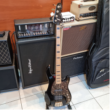 Sandberg California V-TM4 Ida Nielsen (Fekete Soft Aged) Basszusgitár