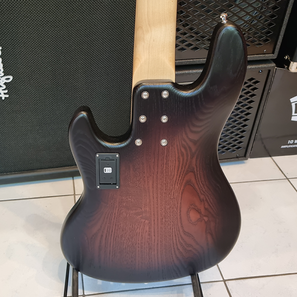 Sandberg California TM2 5-húros Basszusgitár (Brownburst) Sandberg California TM2 5-húros Basszusgitár (Brownburst)