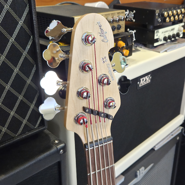 Sandberg California TM6 3-Tónusú Sunburst Basszusgitár