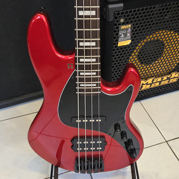 Sandberg California TM4 Basszusgitár (metál vörös)