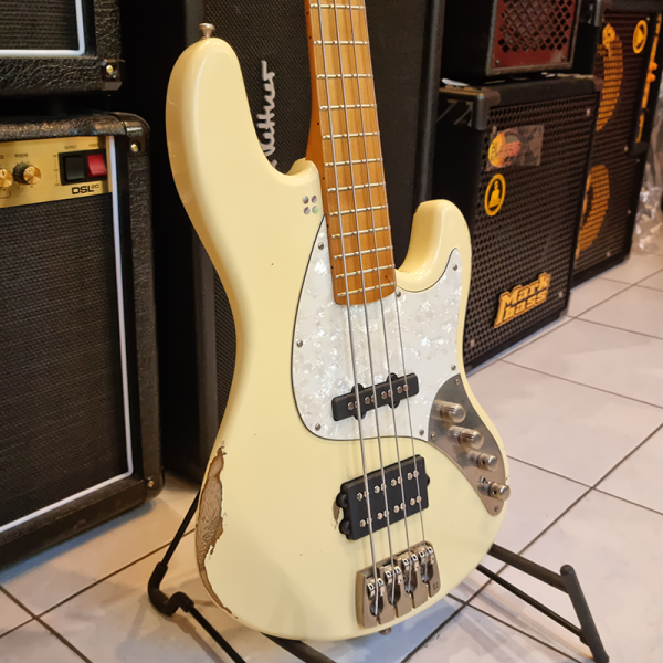 Sandberg California TM4SL Super Light Basszusgitár (Krém Hardcore Aged) Sandberg California TM4SL Super Light Basszusgitár (Krém Hardcore Aged)
