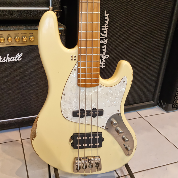 Sandberg California TM4SL Super Light Basszusgitár (Krém Hardcore Aged) Sandberg California TM4SL Super Light Basszusgitár (Krém Hardcore Aged)
