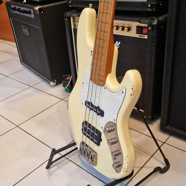 Sandberg California TM4SL Super Light Basszusgitár (Krém Hardcore Aged) Sandberg California TM4SL Super Light Basszusgitár (Krém Hardcore Aged)