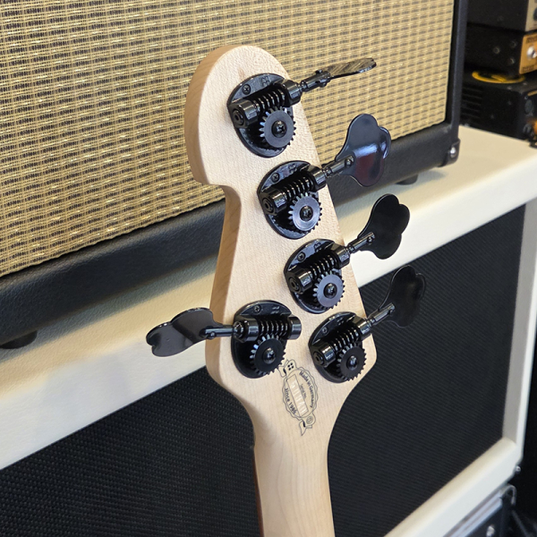 Sandberg California TM5 Nighthawk Basszusgitár