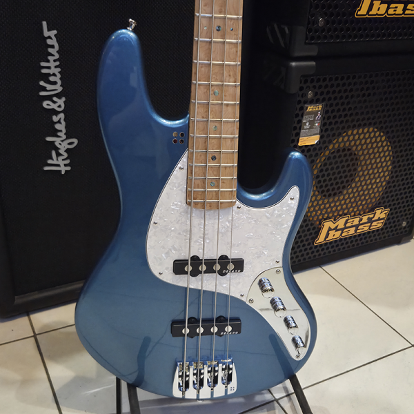 Sandberg California TT4 Lake Placid Blue Basszusgitár