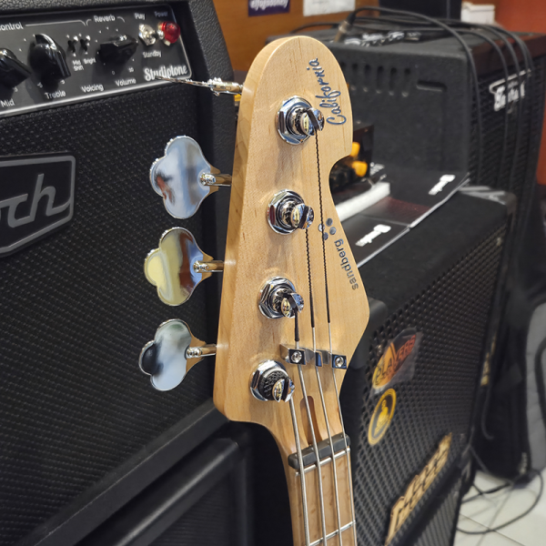 Sandberg California TT4 Lake Placid Blue Basszusgitár