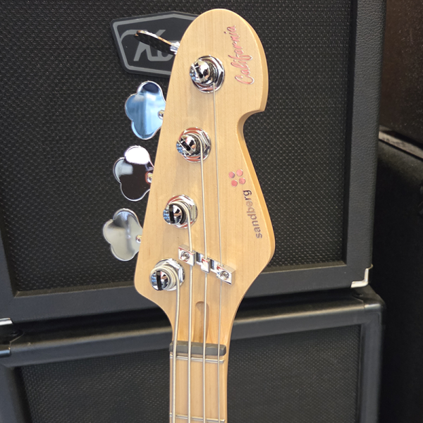 Sandberg California TT4 Lionel 30" Basszusgitár (Krém színű)