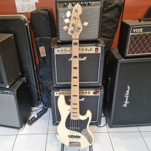 Sandberg California TT5 Greenline Super Light Hardcore Aged Krém Basszusgitár Sandberg California TT5 Greenline Super Light Hardcore Aged Krém Basszusgitár