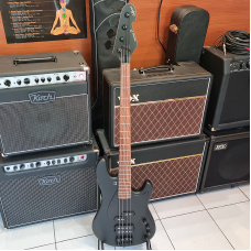 Sandberg California VM4 Nighthawk Basszusgitár (matt fekete)