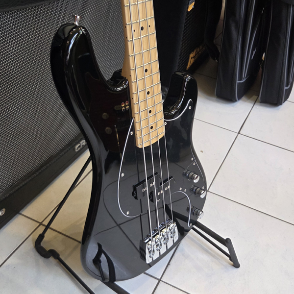 Sandberg California VS4 Lionel 30" Basszusgitár (fekete)