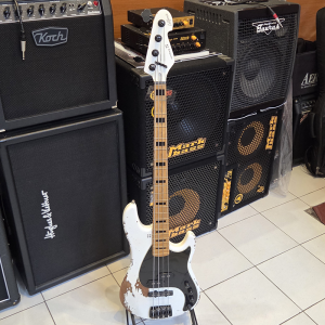 Sandberg California VT4 Virgin White Masterpice Aged Basszusgitár