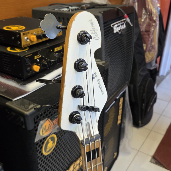 Sandberg California VT4 Virgin White Masterpice Aged Basszusgitár