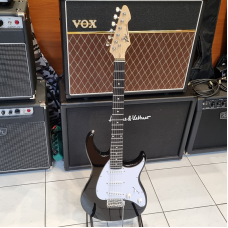 Peavey Raptor Plus Elektromos Gitár