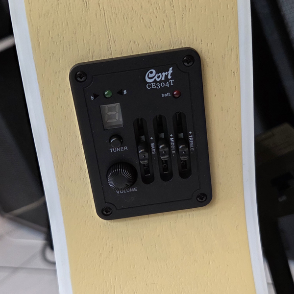 Cort JADE-Classic-PYOP akusztikus Lady-gitár elektronikával, puhatokkal, pasztell sárga